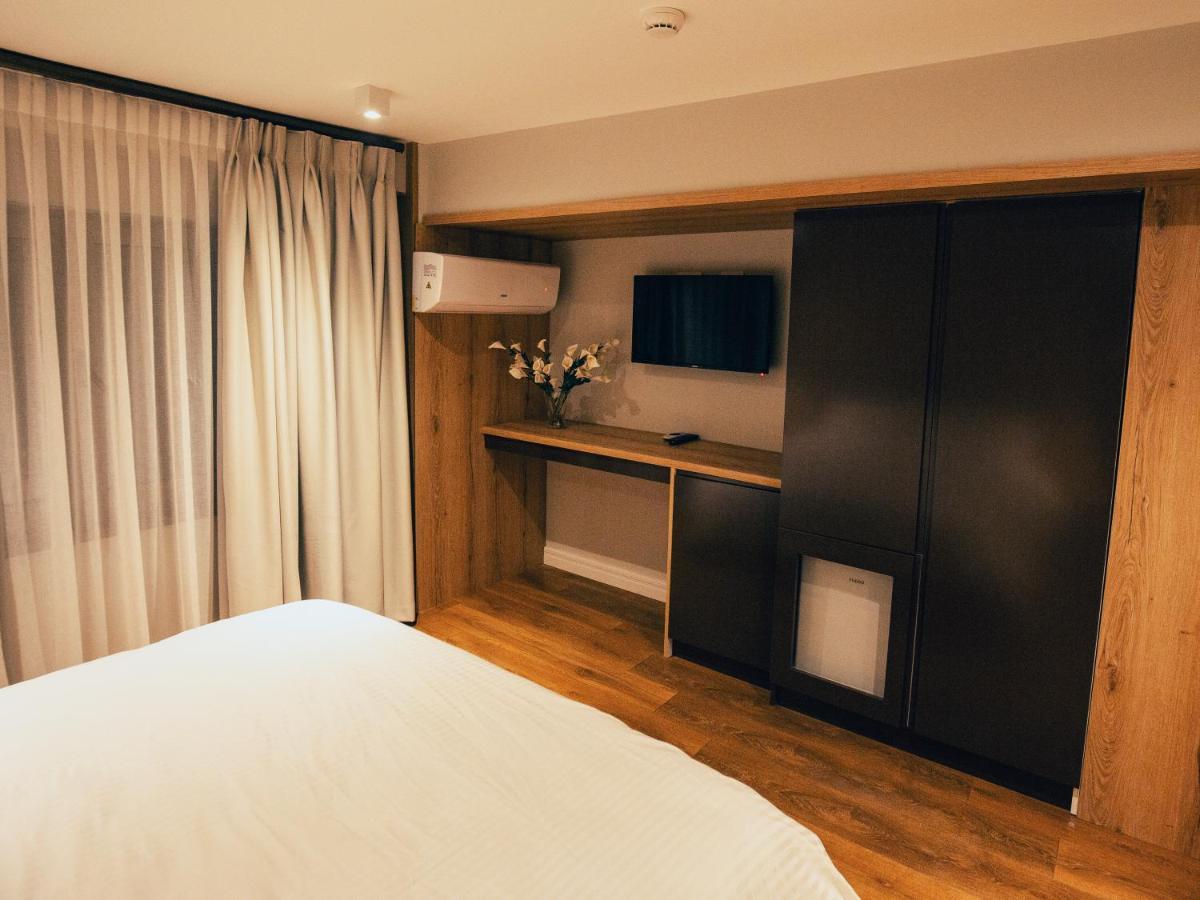 Hotel Romeo Корча Екстер'єр фото