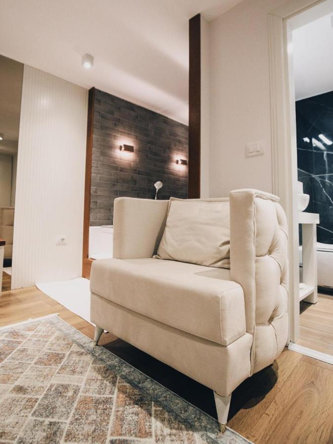 Hotel Romeo Корча Екстер'єр фото