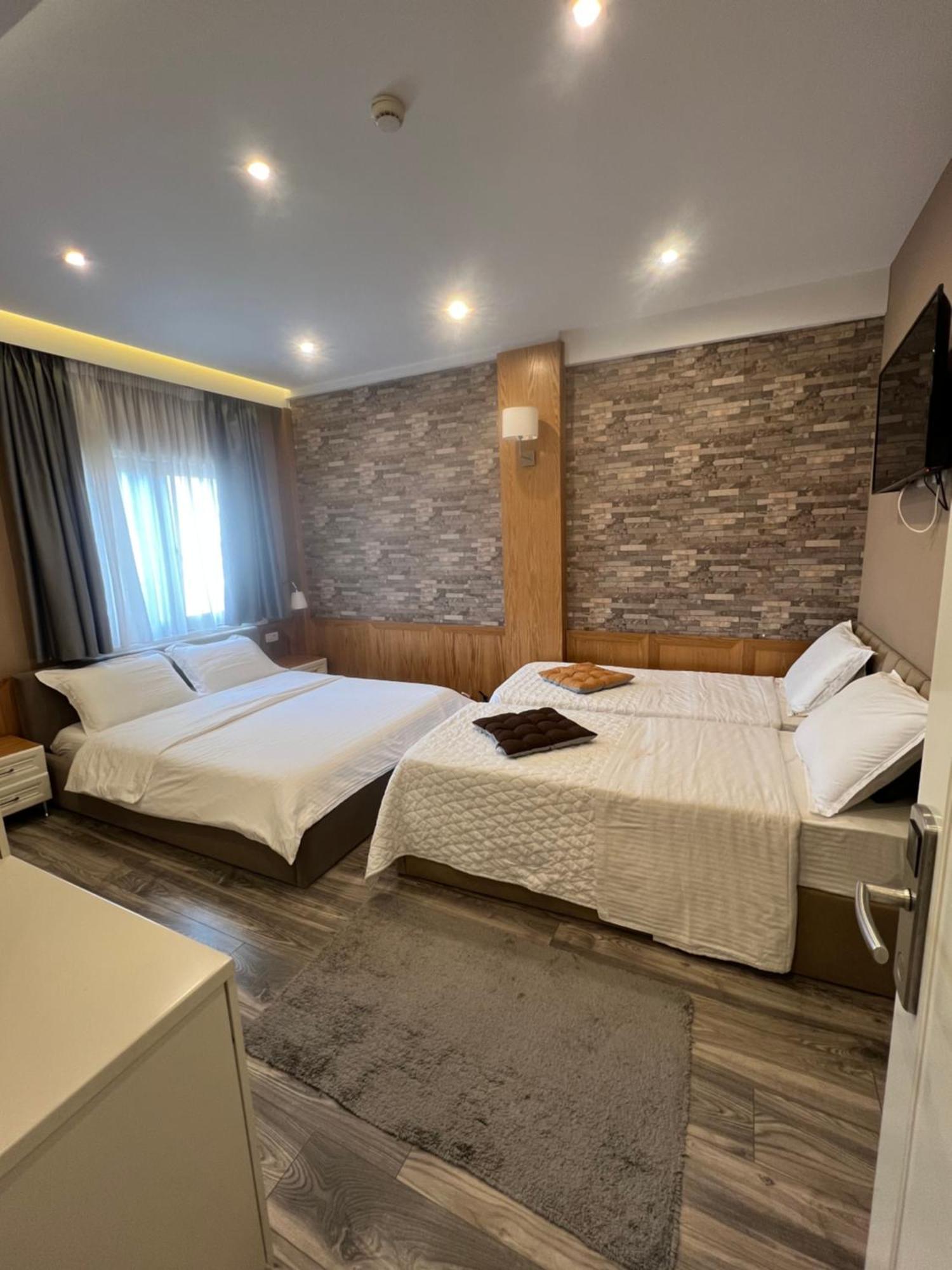 Hotel Romeo Корча Екстер'єр фото