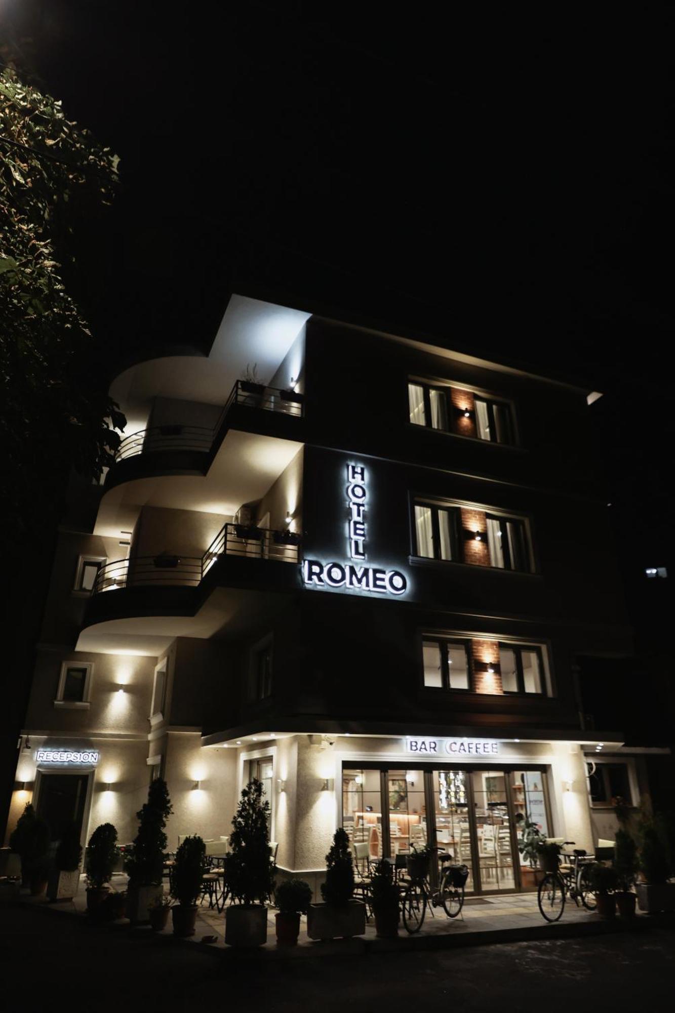 Hotel Romeo Корча Екстер'єр фото